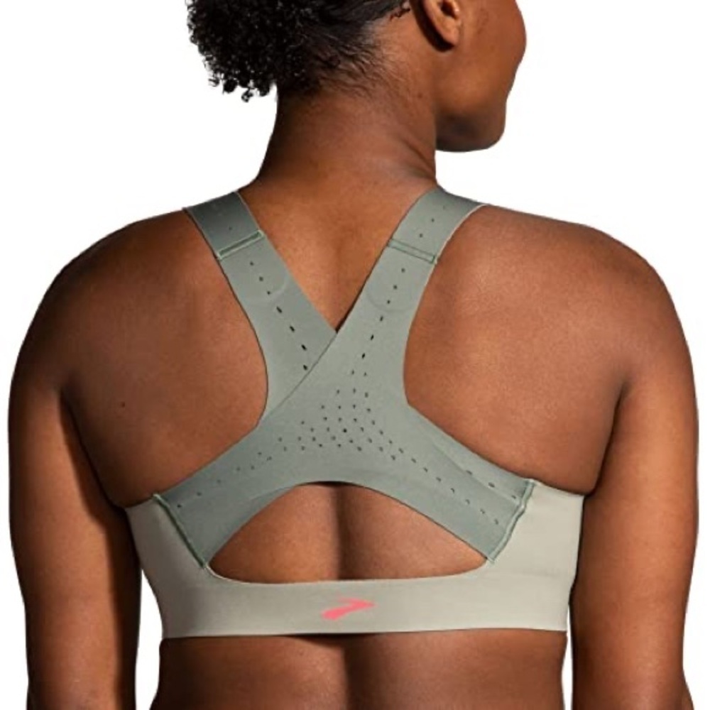 BROOKS
WOMEN'S DARE ZIP RUN BRA